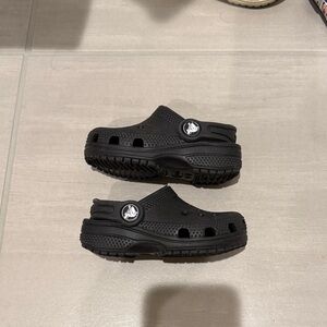 Crocs Kids Black Clogs 6c toddler